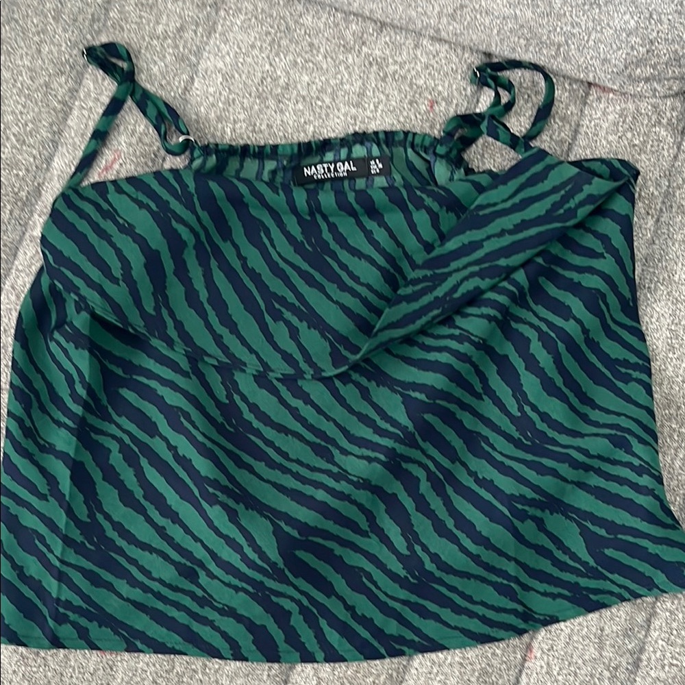 Nasty Gal Green Sleeveless Crop Camisole, Size 4